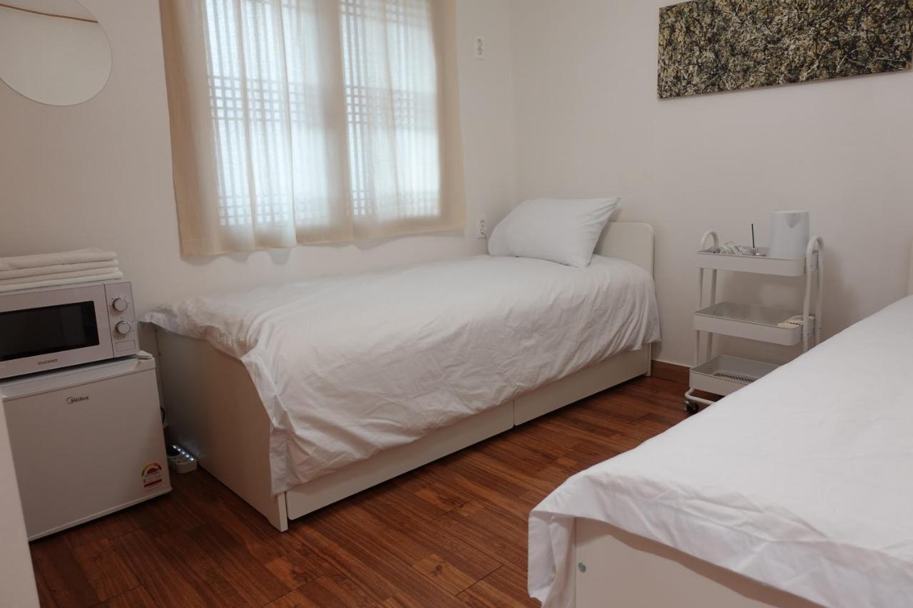 Hostel Jl In Chung-Jeong Seoul Bagian luar foto