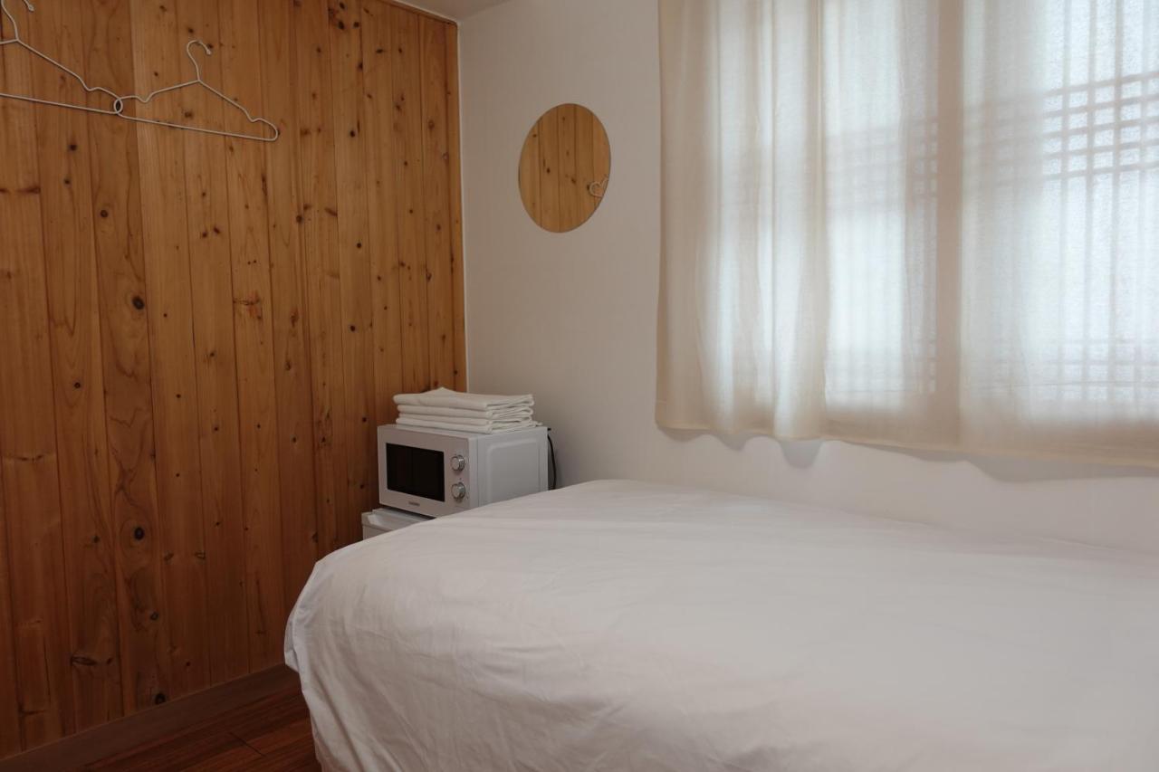 Hostel Jl In Chung-Jeong Seoul Bagian luar foto