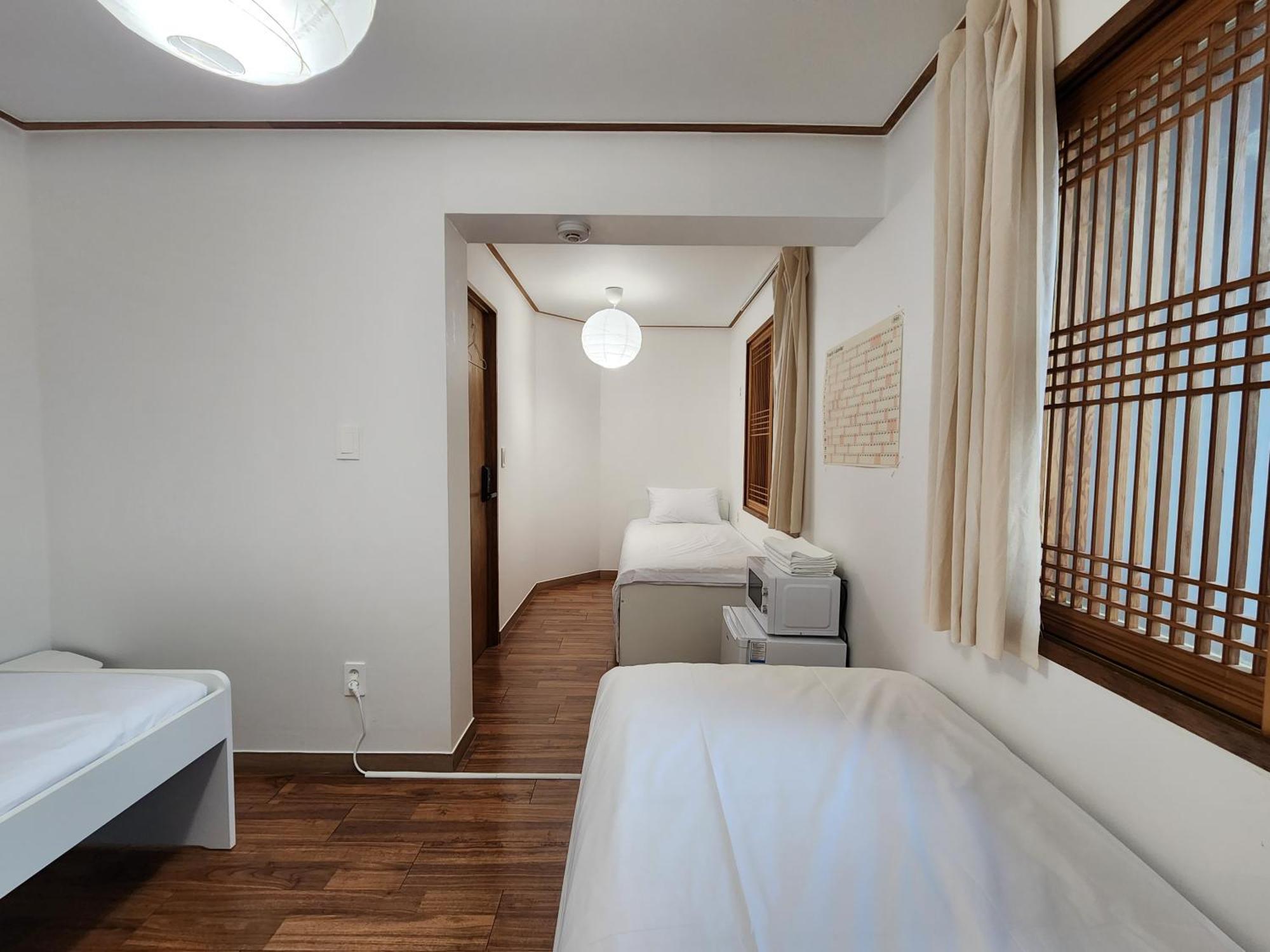 Hostel Jl In Chung-Jeong Seoul Bagian luar foto