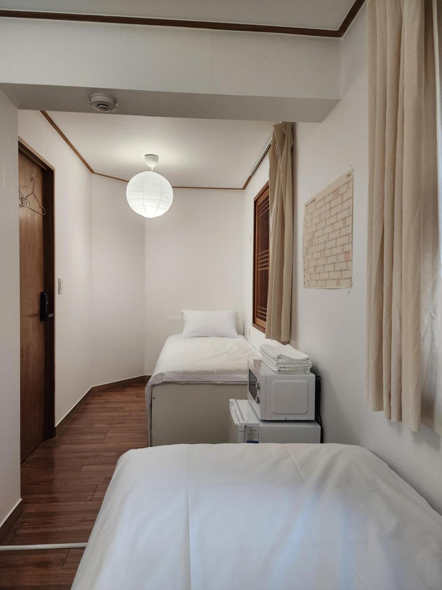 Hostel Jl In Chung-Jeong Seoul Bagian luar foto